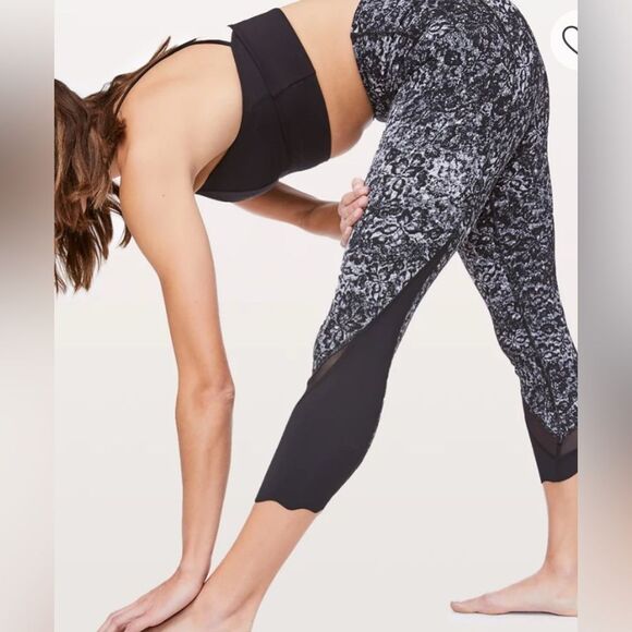 Lululemon Wunder Under HR 3 Cropped Leggings 6 - Picture 1 of 5